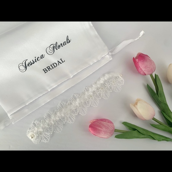 Lace Pearl Flower Bridal Garter - Picture 3 of 5